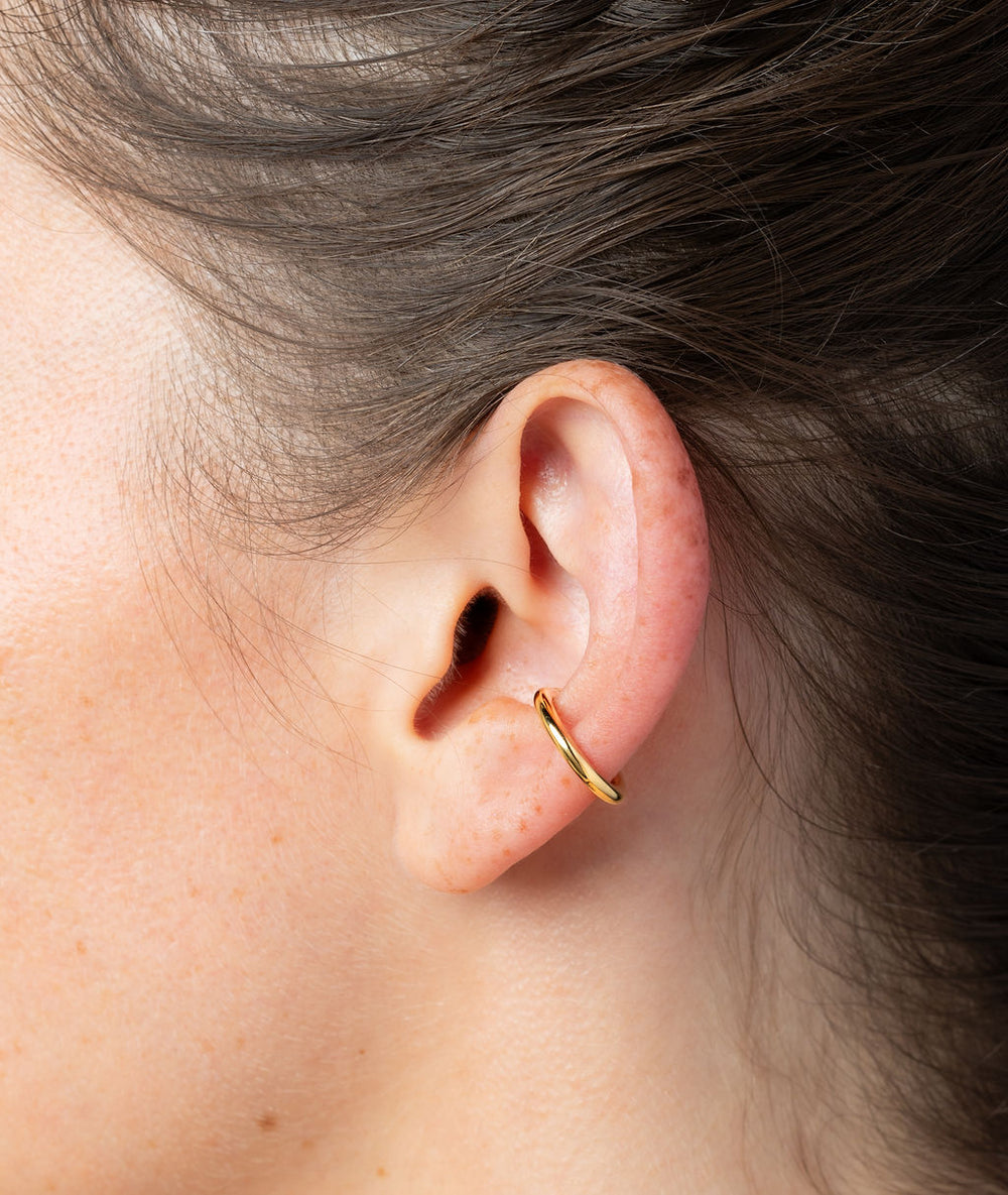 Bully G gold round ear cuff