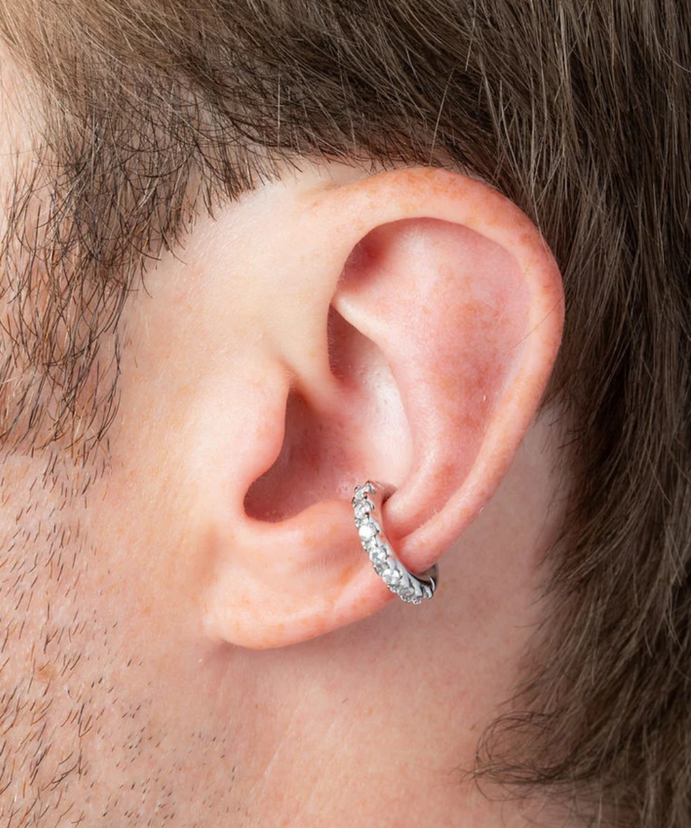 Ear cuff rond argenté et zircons Kim S