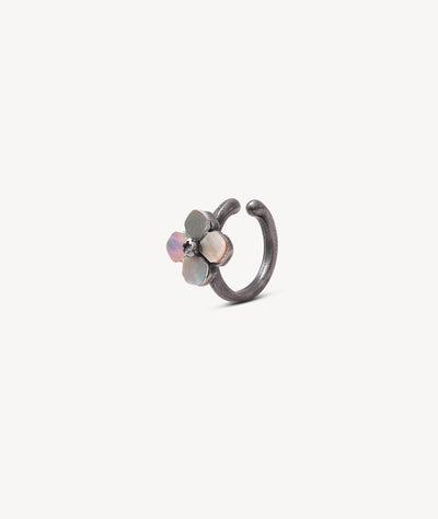 Ear cuff rond argenté avec nacre grise motif fleur effet vintage POPPY VS - YParis
