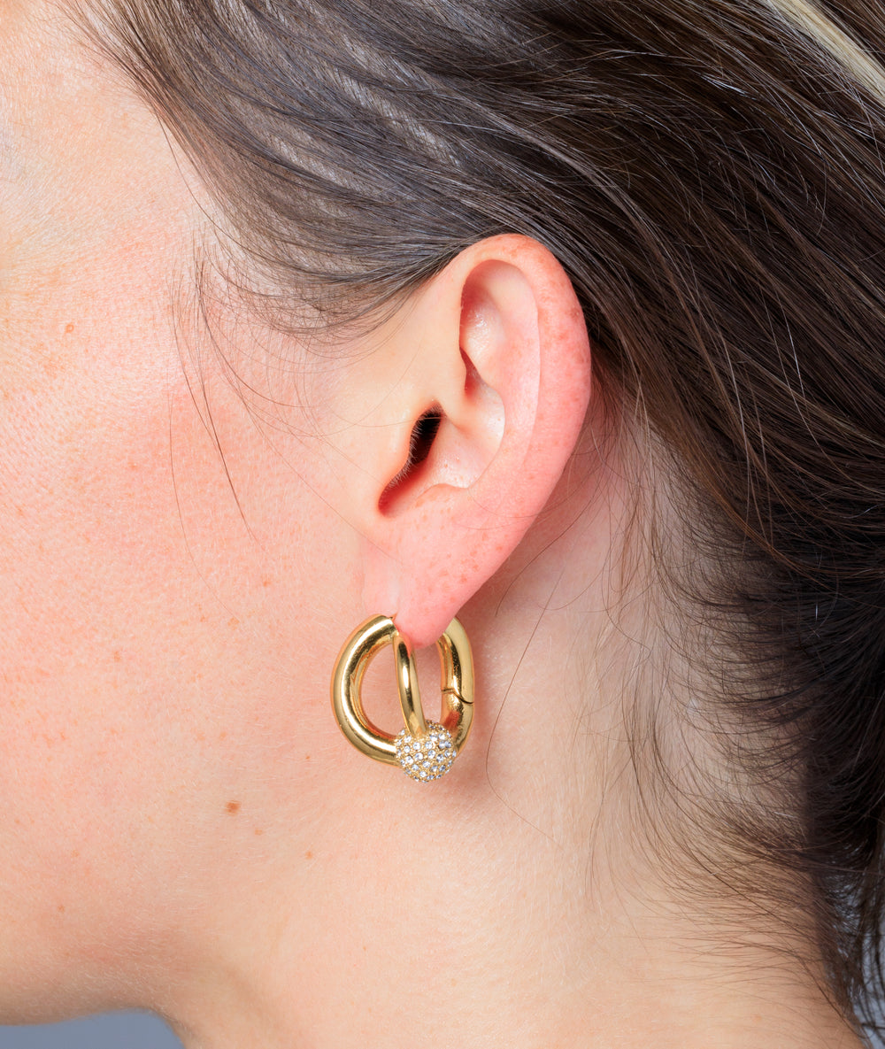 Boucle d'oreille créole dorée avec boule zirconiums Missie Star G