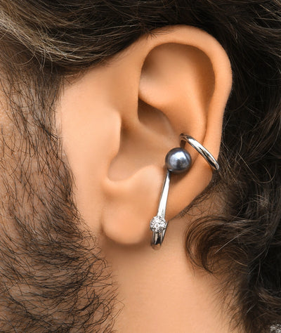 Ear cuff argenté avec amas de zircons et perle d'eau douce YUNA S - YParis