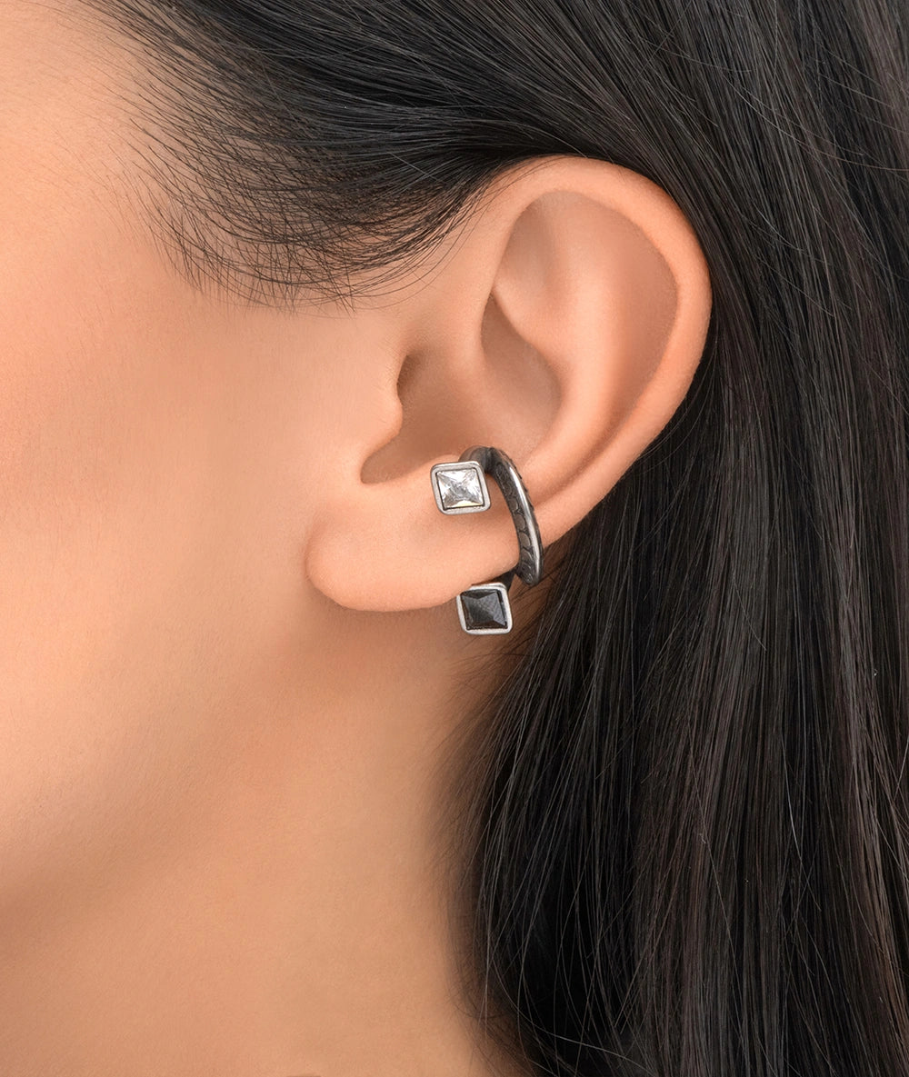 Round silver ear cuff with black and white cubic zirconia for a vintage effect, BURAI VS