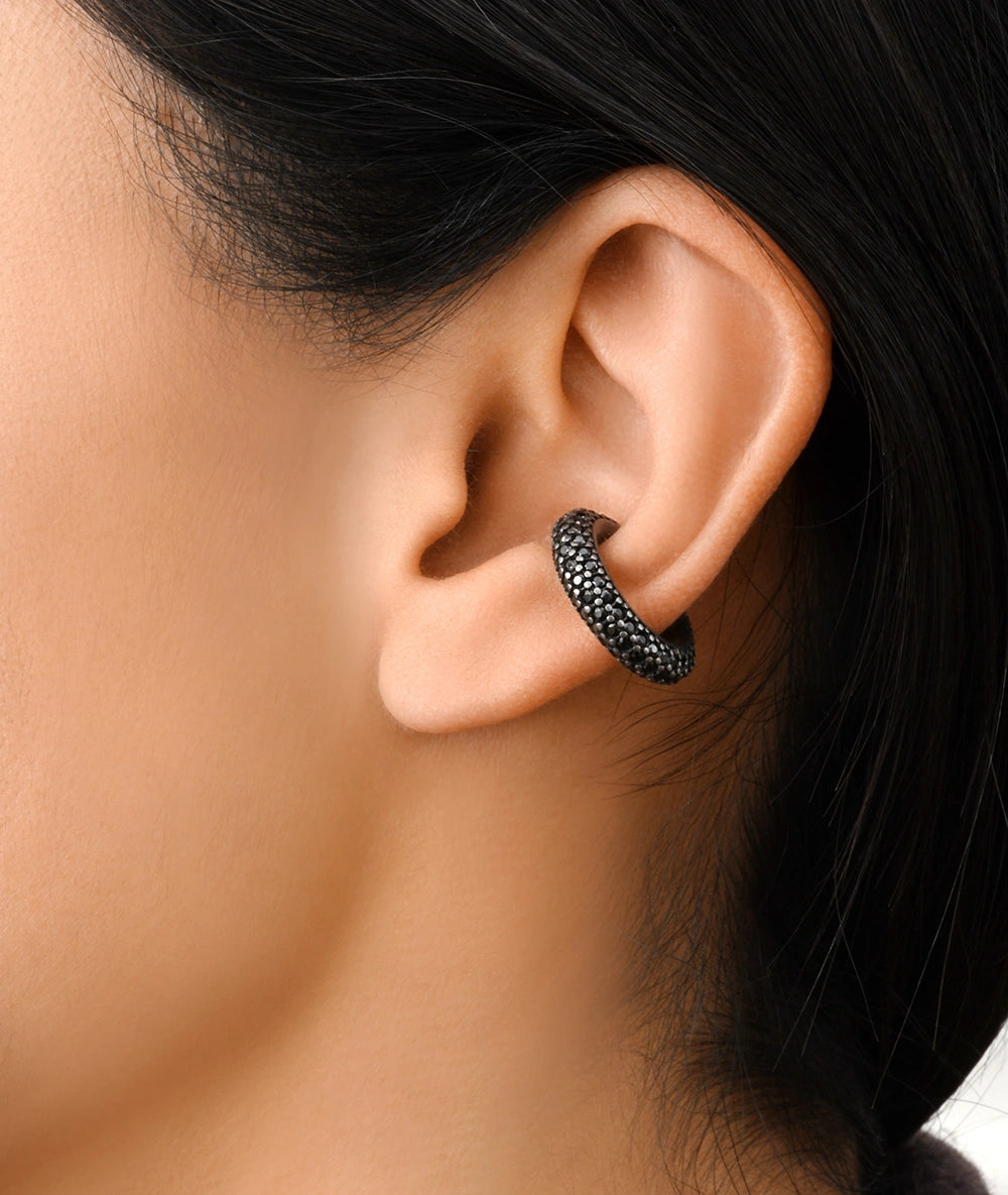 Round silver ear cuff with black zircons, vintage effect, ECHO VS