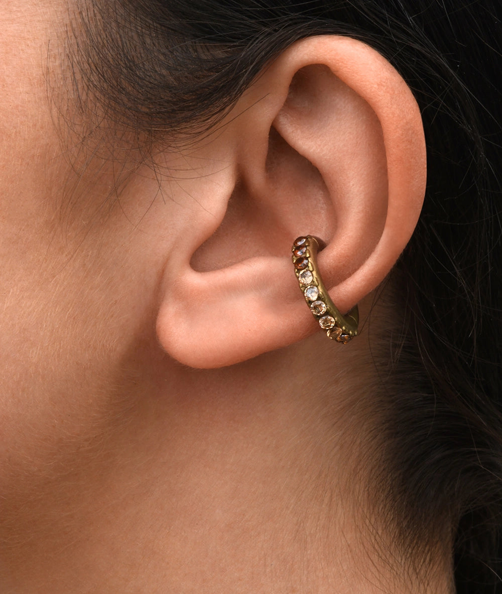 Ear cuff rond doré et zircons champagne et marrons effet vintage Abi L VG
