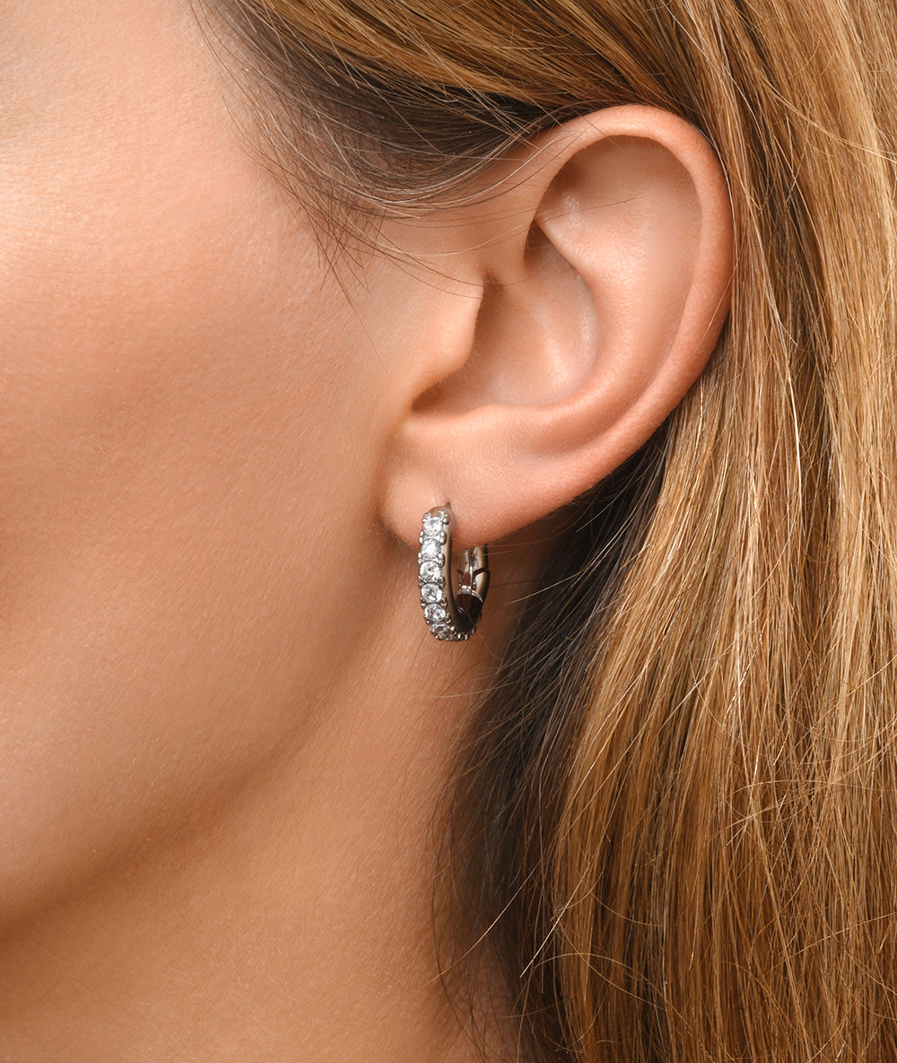 Boucle d'oreille créole argentée et zirconiums blancs Tashi S A