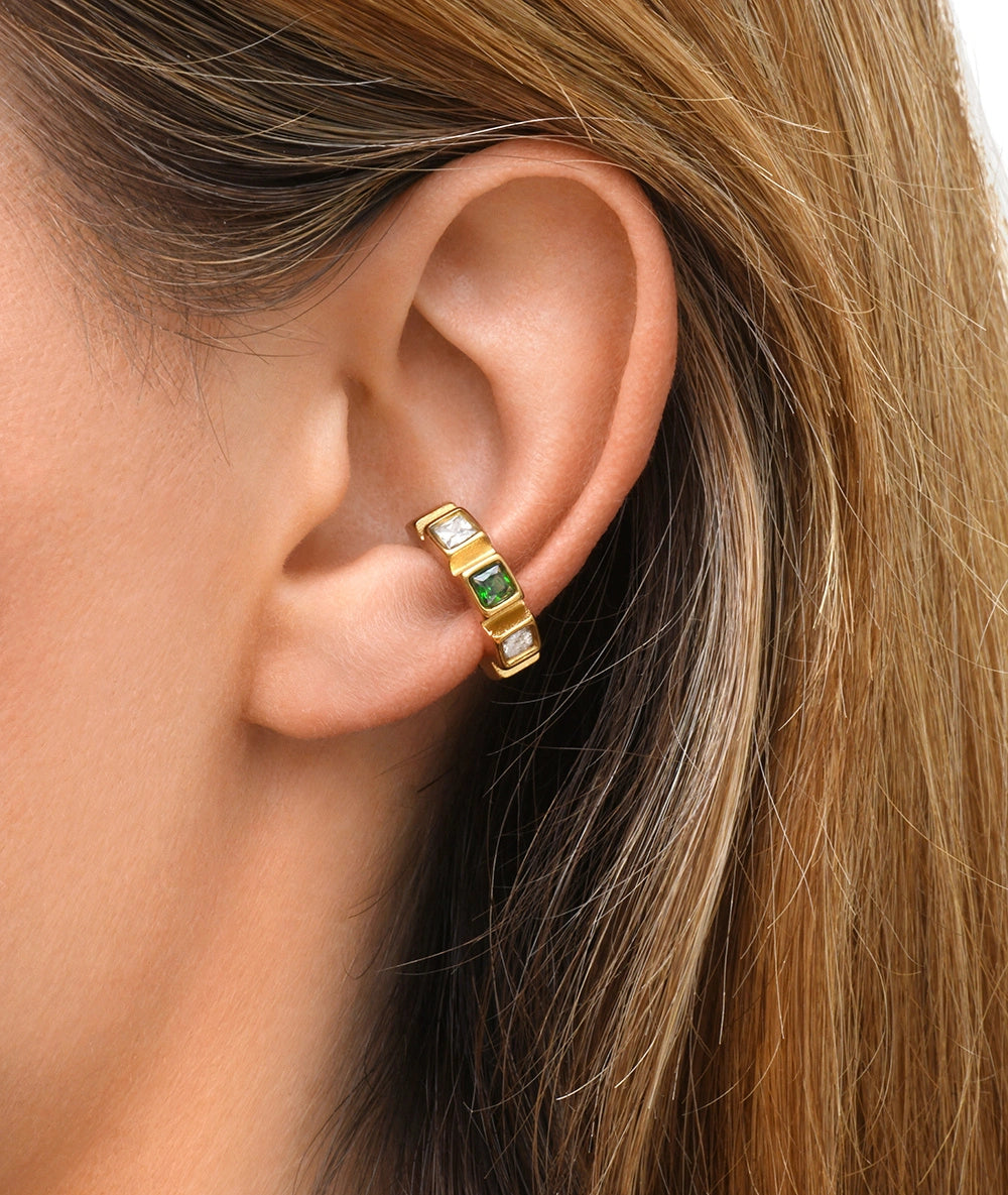 Ear cuff doré et zirconiums verts et blancs Dibba L G