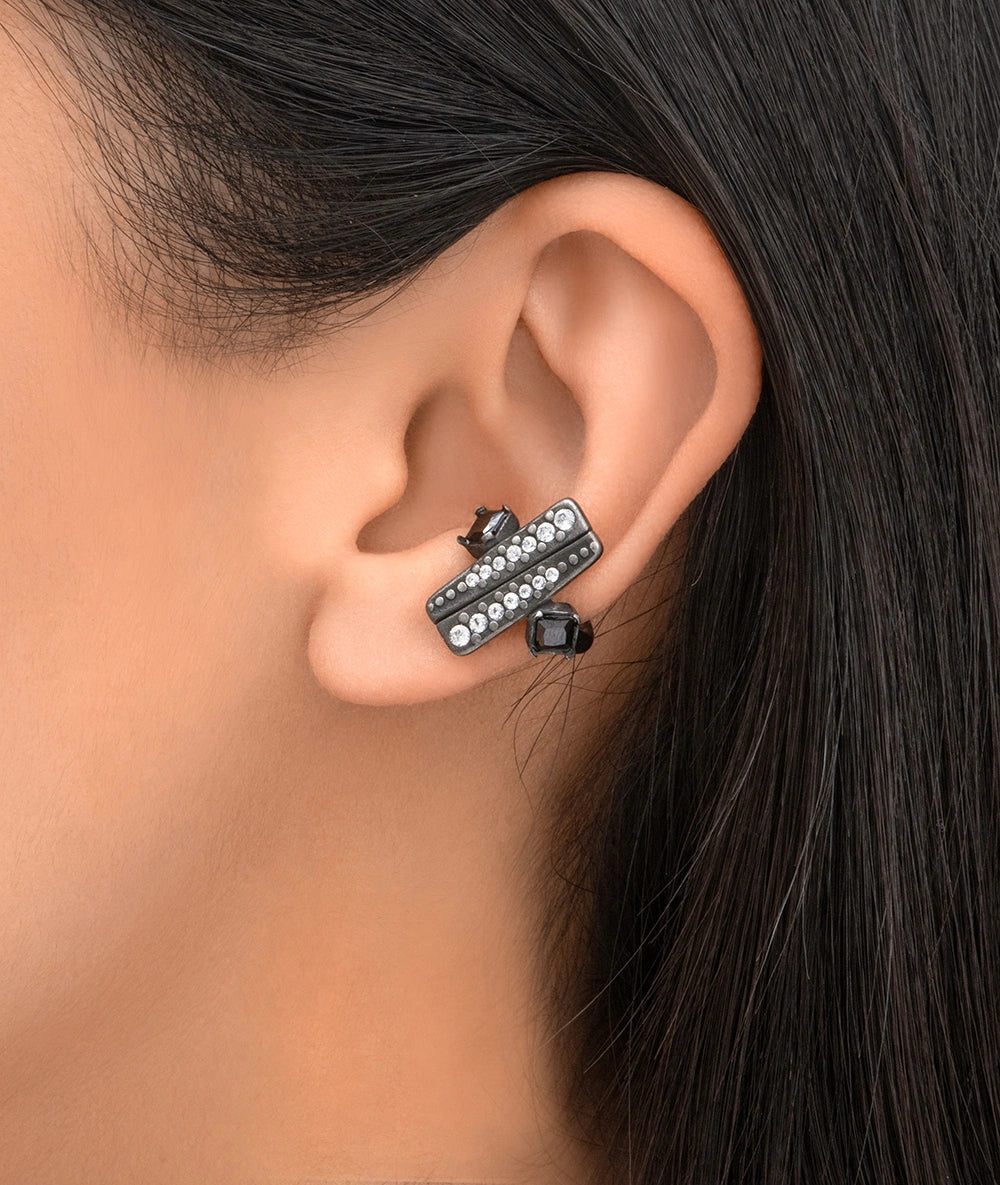 KIBA VS Geometric Silver Ear Cuff with Black and White Zirconia Vintage Effect
