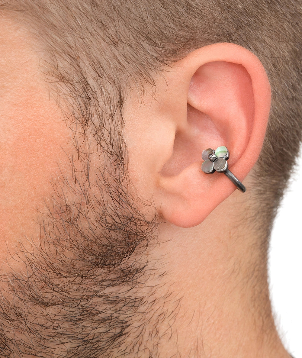 Ear cuff rond argenté avec nacre grise motif fleur effet vintage POPPY VS