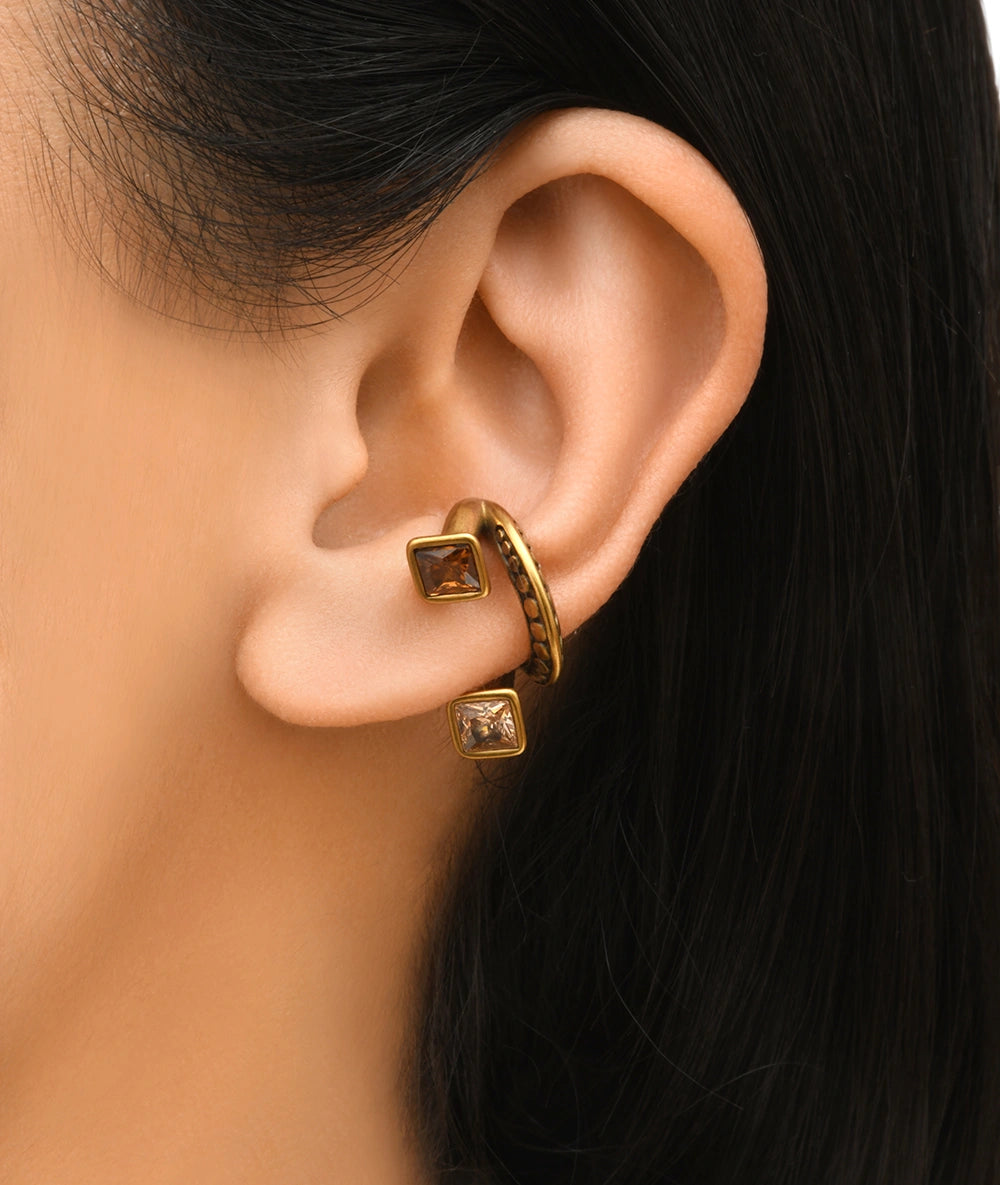 Round gold ear cuff with brown and champagne-colored vintage-effect zirconia stones, BURAI VG