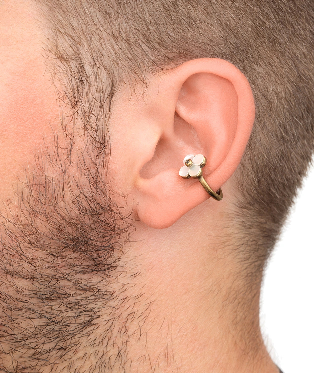 Ear cuff rond doré mat  avec nacre motif fleur effet vintage POPPY VG