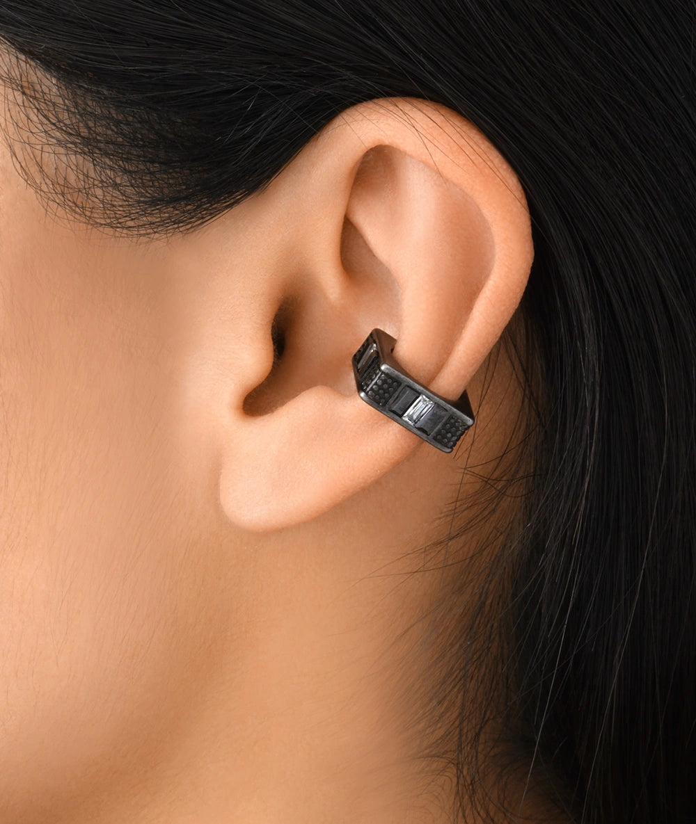 Ear cuff carré argenté et oxydes de zirconium noirs et blancs effet vintage SHINSEI VS